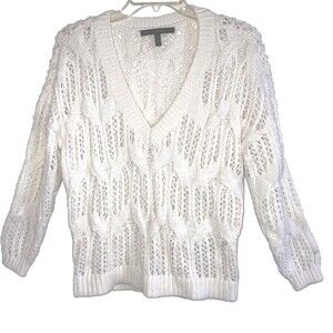 WHITE HOUSE BLACK MARKET sz S Solid White Cable Knit Cropped V Neckline Sweater